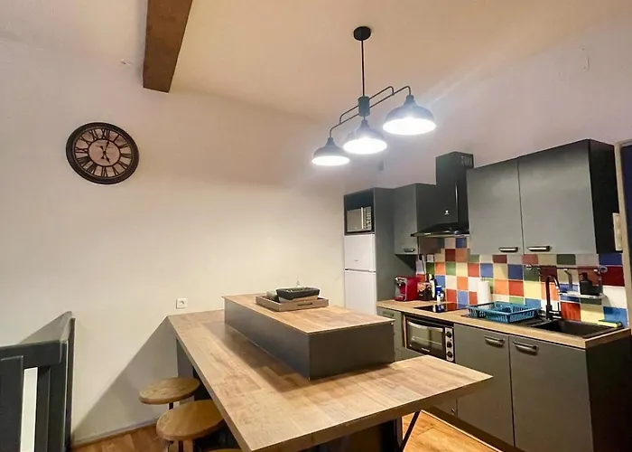 L'industriel - Cathedrale Notre-dame - Netflix Apartment Montauban